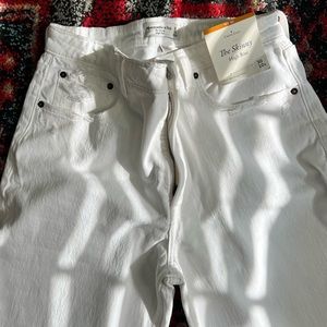 Abercrombie curve love High Rise White Jeans